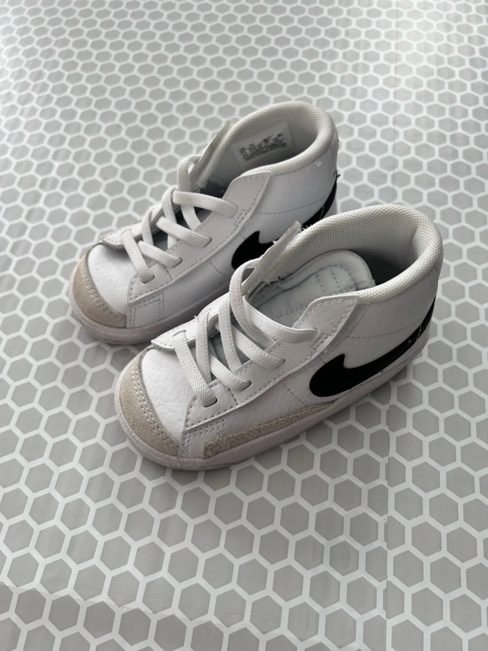 Nike Kids White and Black High-Top Sneakers. Size 7C